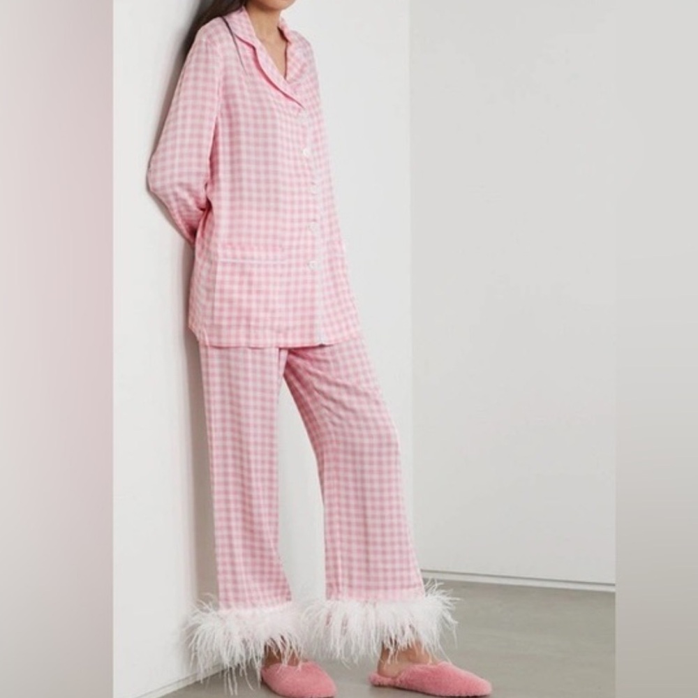 Sleeper pajama set with feather pants size large
Pink Vichy